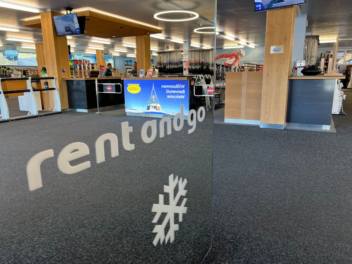 Rent and Go Skiverleih Schaufenster