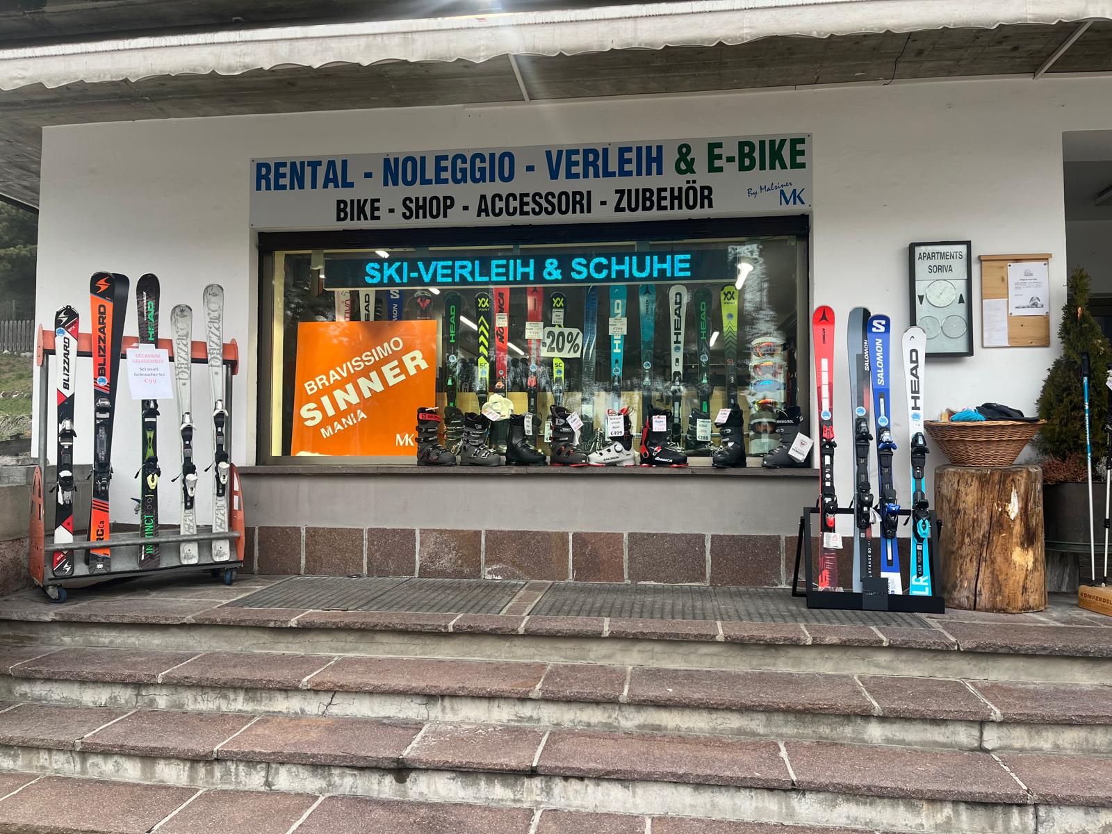 Ski rental Santa Cristina - St. Christina - Val Gardena / Grödnertal - MK Rent Soriva - Foto 0