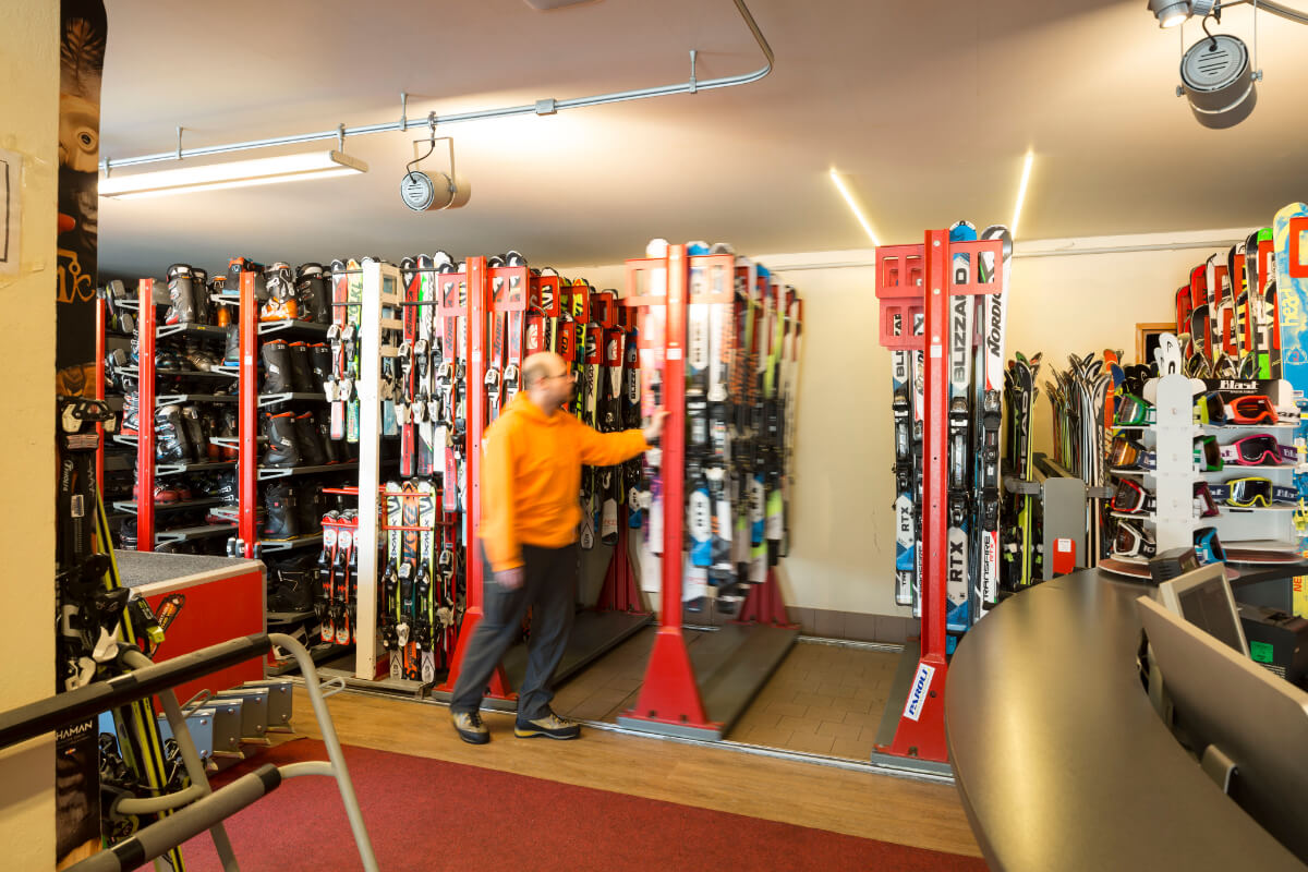 Skiverleih Kareersee - Carezza - Noleggio Ski Verleih Golflift | Rent and Go