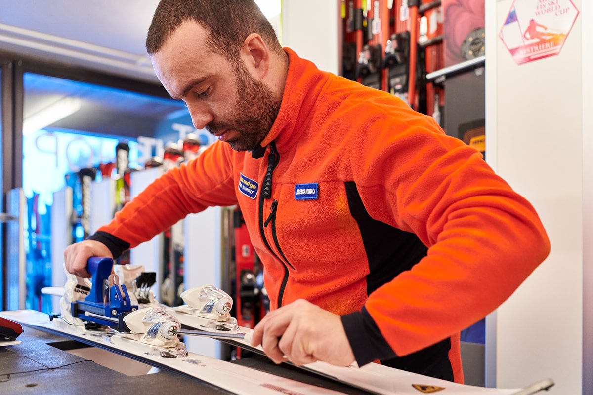 Ski rental Sestriere Rent and Go Kandahar Rent and Go