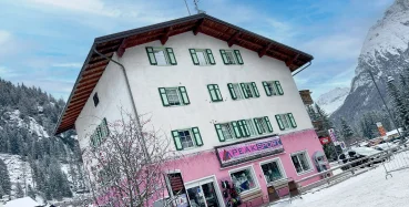 Ski rental Peak Sport Adventure in Canazei (TN)