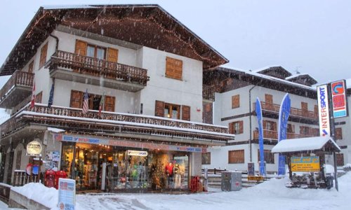 Noleggio, rental, Verleih Cecco Sport (Via Funivia) @ Bormio - Bormio Ski