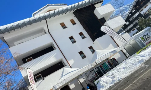 Noleggio sci, ski rental, Skiverleih Only Ski & Snowboard Express (Entrèves) @ Espace San Bernardo