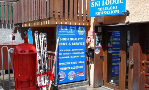 Noleggio sci, ski rental, Skiverleih Ski Lodge - Noleggio, Riparazioni, Shop @ Via Lattea