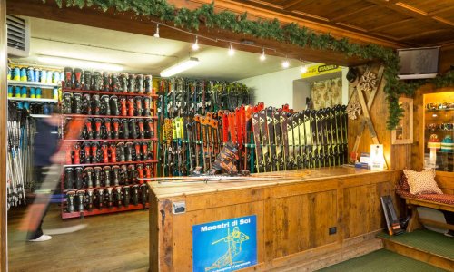 Noleggio sci, ski rental, Skiverleih Ski System Cortina @ Dolomiti Superski